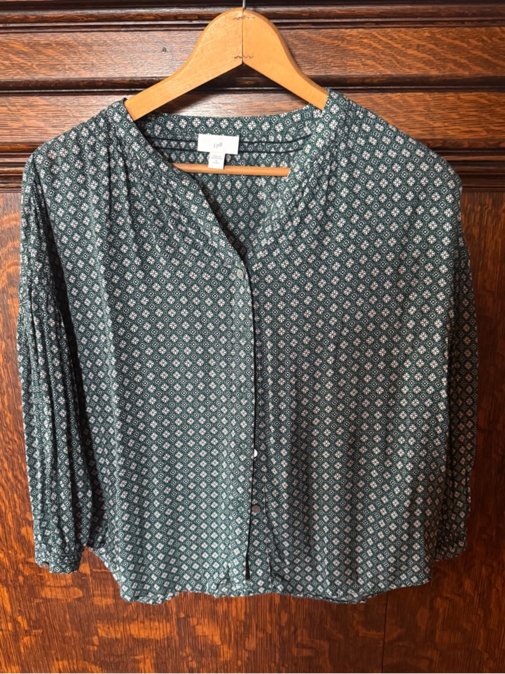 J. Jill Green Patterned Flowy Button-Front Blouse, size Medium Petite